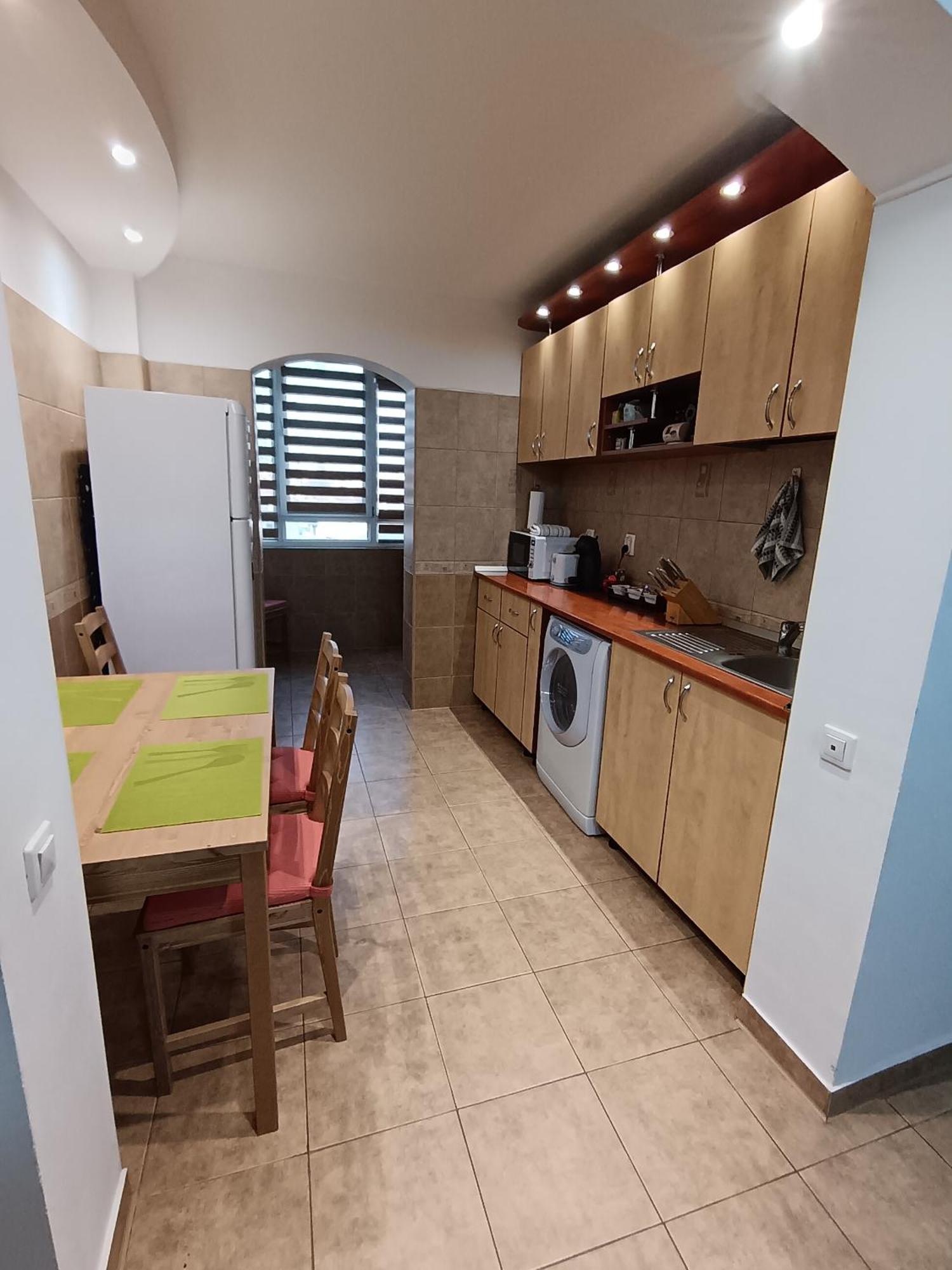 Adrian Home 3 Rooms Apartment โปลเยชต์ ภายนอก รูปภาพ