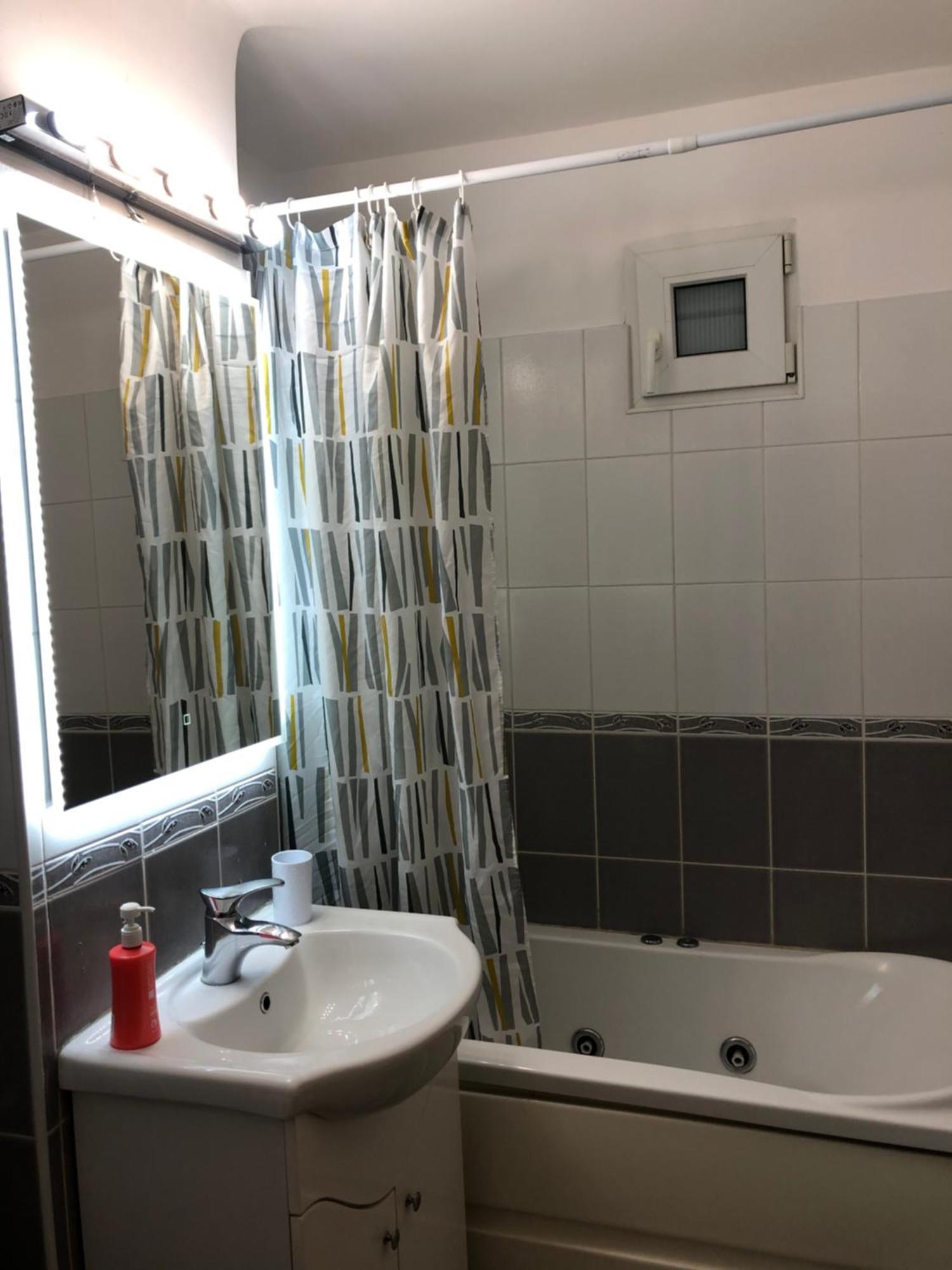 Adrian Home 3 Rooms Apartment โปลเยชต์ ภายนอก รูปภาพ