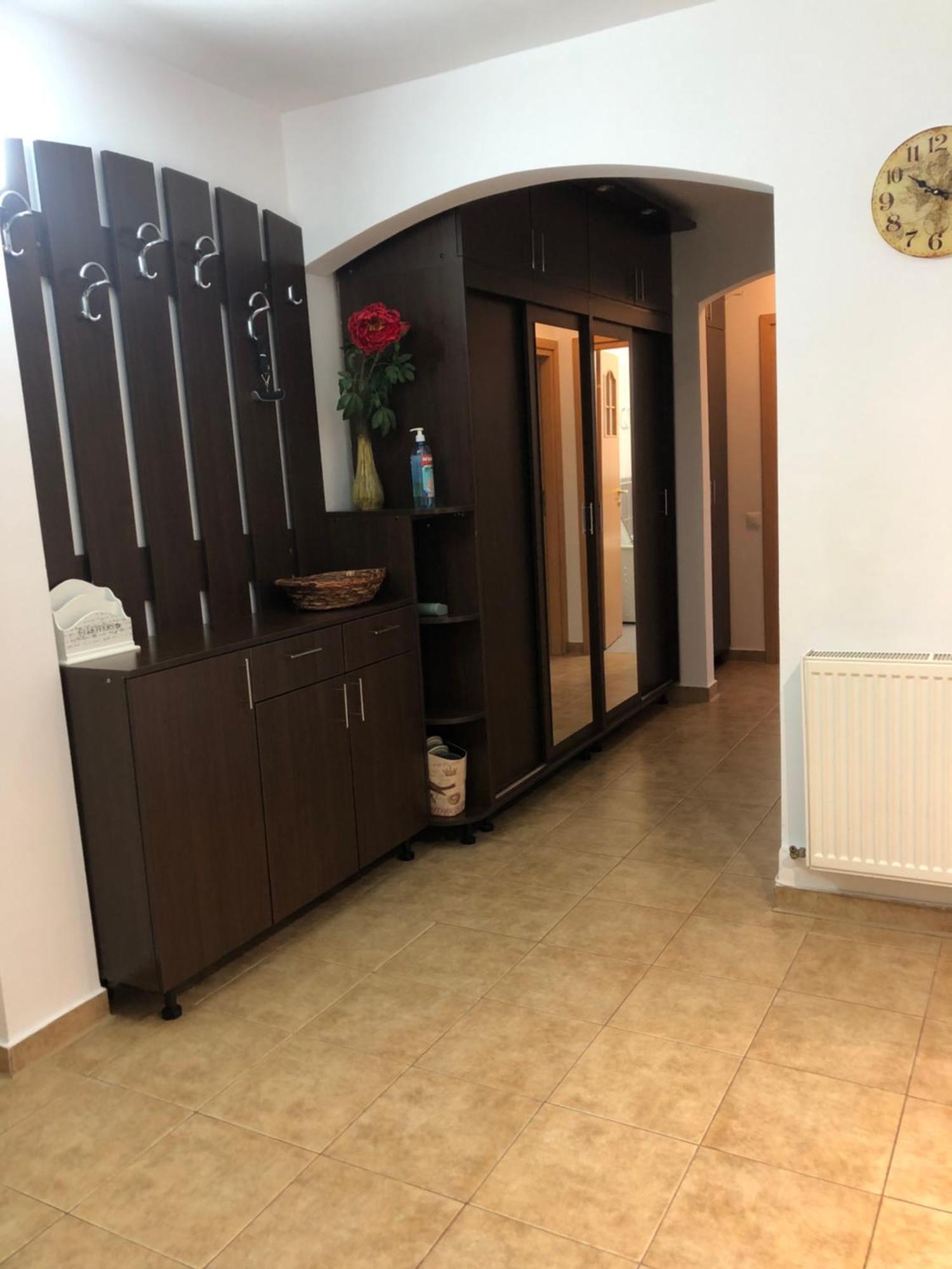 Adrian Home 3 Rooms Apartment โปลเยชต์ ภายนอก รูปภาพ